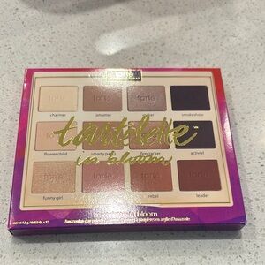 New unused brand new inbox tarte eyeshadow, palette